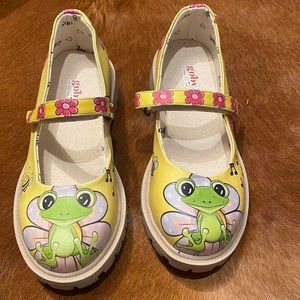 Goby frog strap slip on shoes